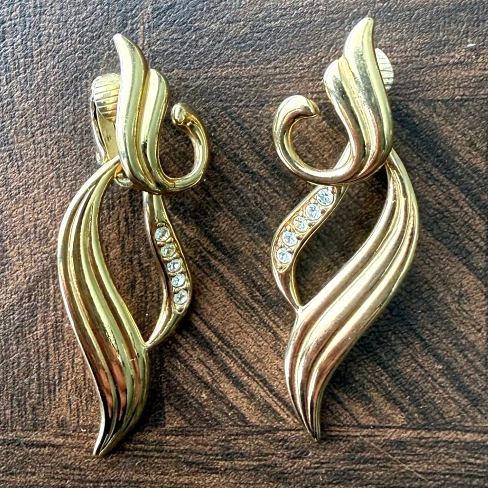Vintage Gold Tone Abstract Flame Rhinestone Accent Clip On Dangle Earrings